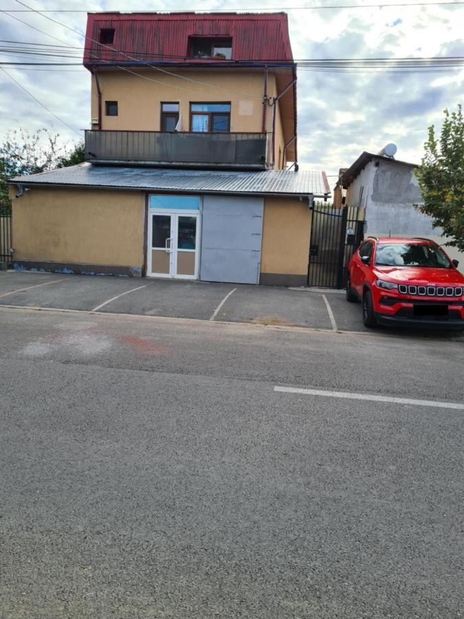 Ogadugu Apartman Bukarest Kültér fotó